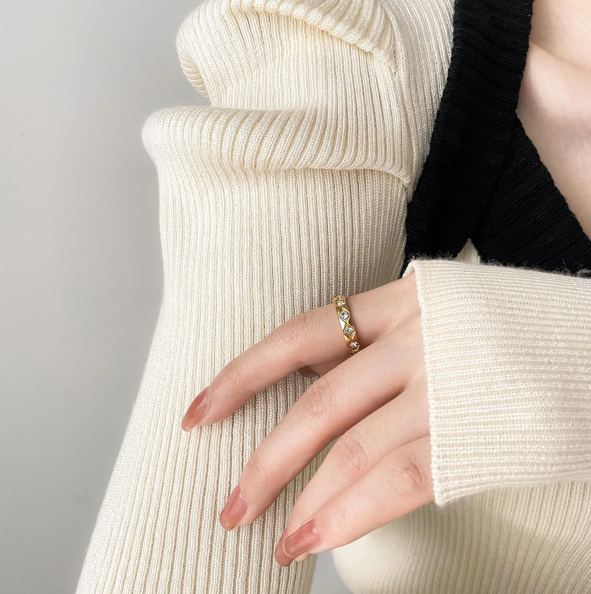 Petite Pearls Rings - Image 3